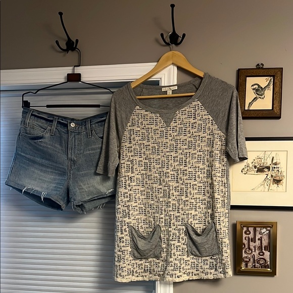 Anthropologie T-Shirt - Picture 1 of 6